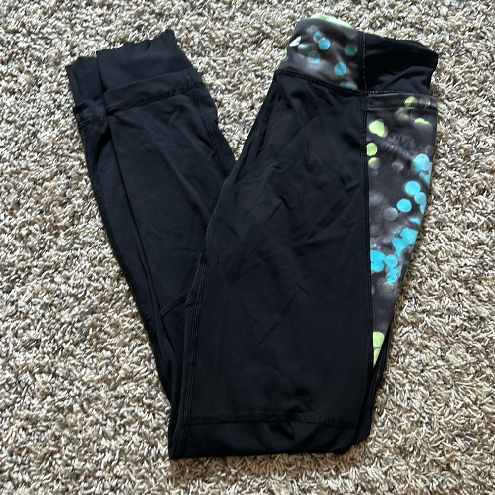 Black patterned lululemon leggings